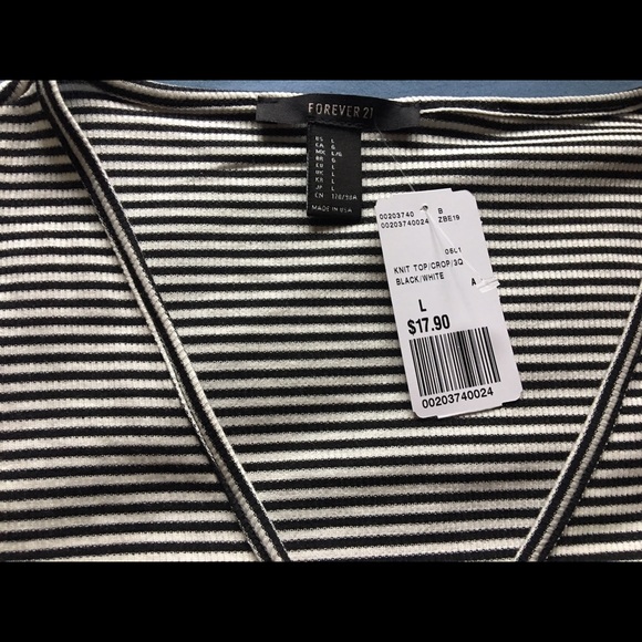 Black & white striped tie-around crop top 🖤 - Picture 2 of 2