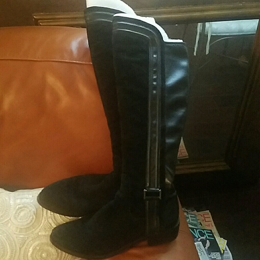 Donald Pliner Black suede and leather boot