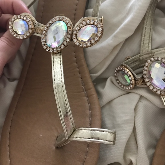 Gold embellished sandals - Picture 3 of 3