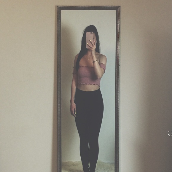 🚫Sold🚫Wavy Crop Top - Rose - Picture 4 of 4