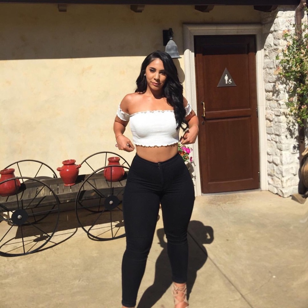 🚫Sold🚫Wavy Crop Top - White - Picture 6 of 6