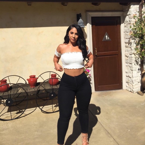 🚫Sold🚫Wavy Crop Top - White - Picture 6 of 6