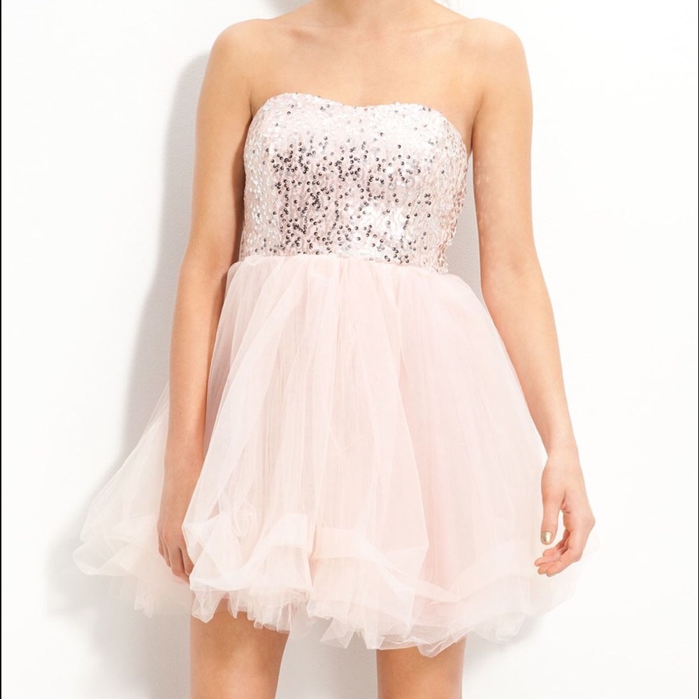 PRETTY PRINCESS PINK PROM DRESS