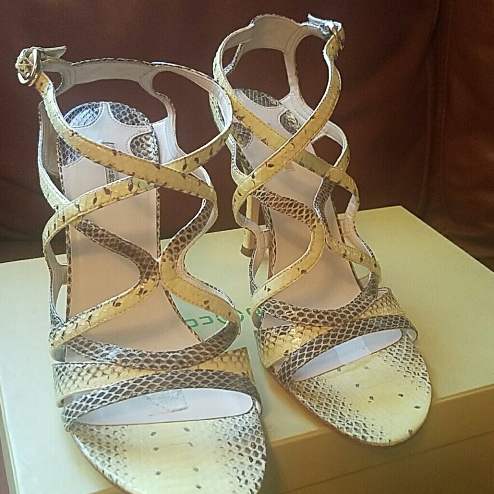 Yellow snakeskin dress sandal