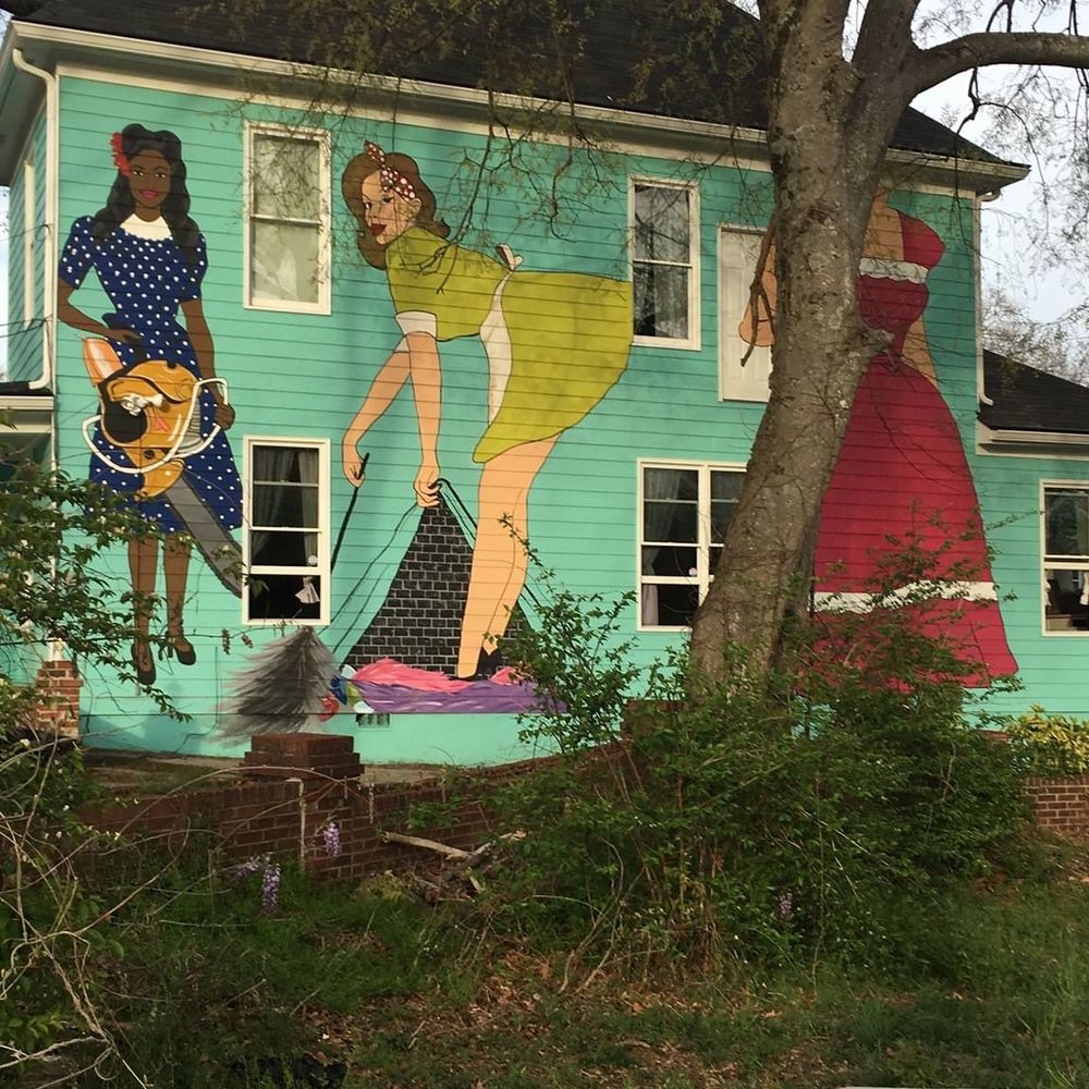 Meet your Posher, Leslie