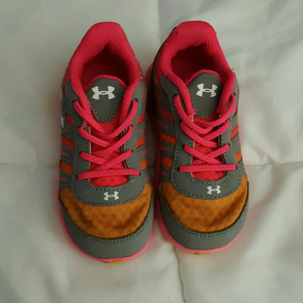 Toddler Under Armour girls size 7 shoes