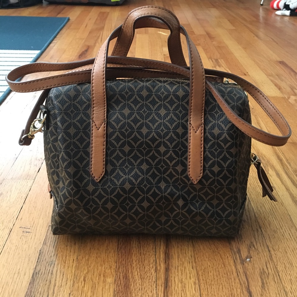 Fossil purse