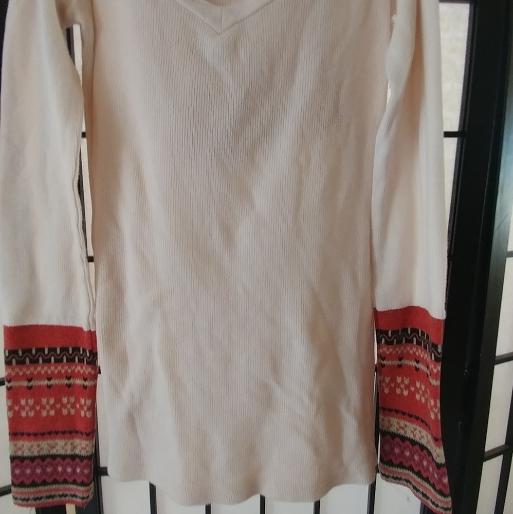 Long sleeve hooded shirt