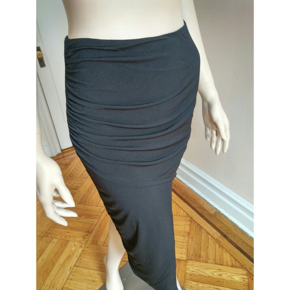 Nwt highwaist assymetrical body con skirt - Picture 3 of 3