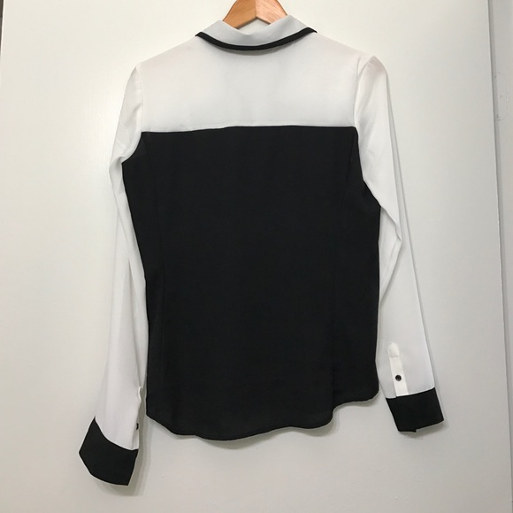 Collared button up blouse - Picture 2 of 5