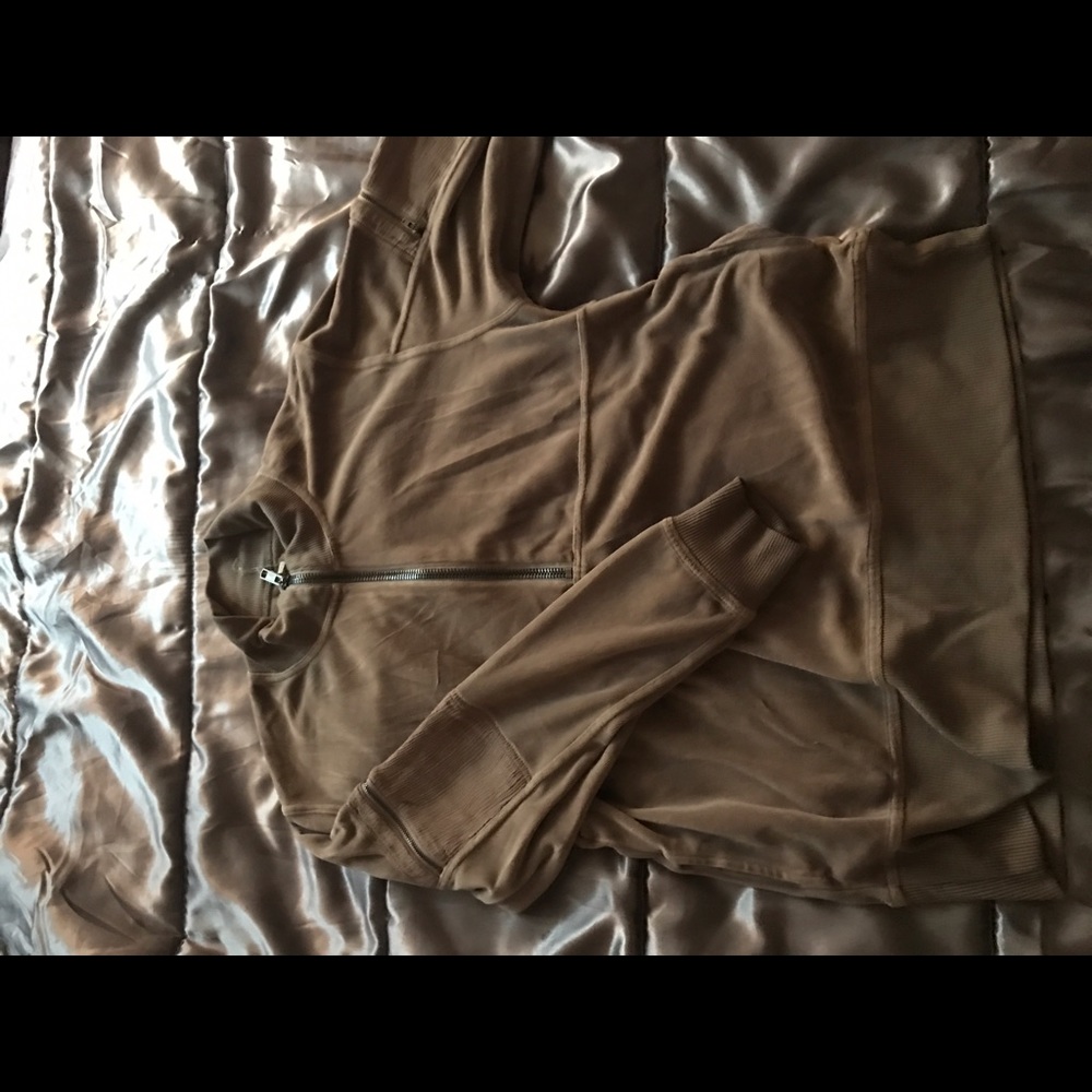 Cream-Taupe Pullover