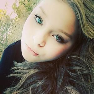 Meet your Posher, Chloe