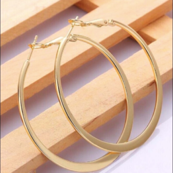 Flash SaleNew 18k Gold Hoop earrings Gift  - Picture 3 of 3