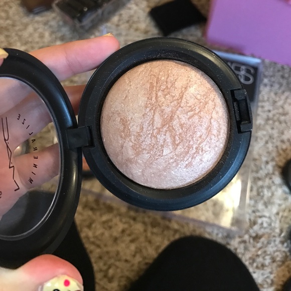 Mac Mineralize Skinfinish - Picture 3 of 3