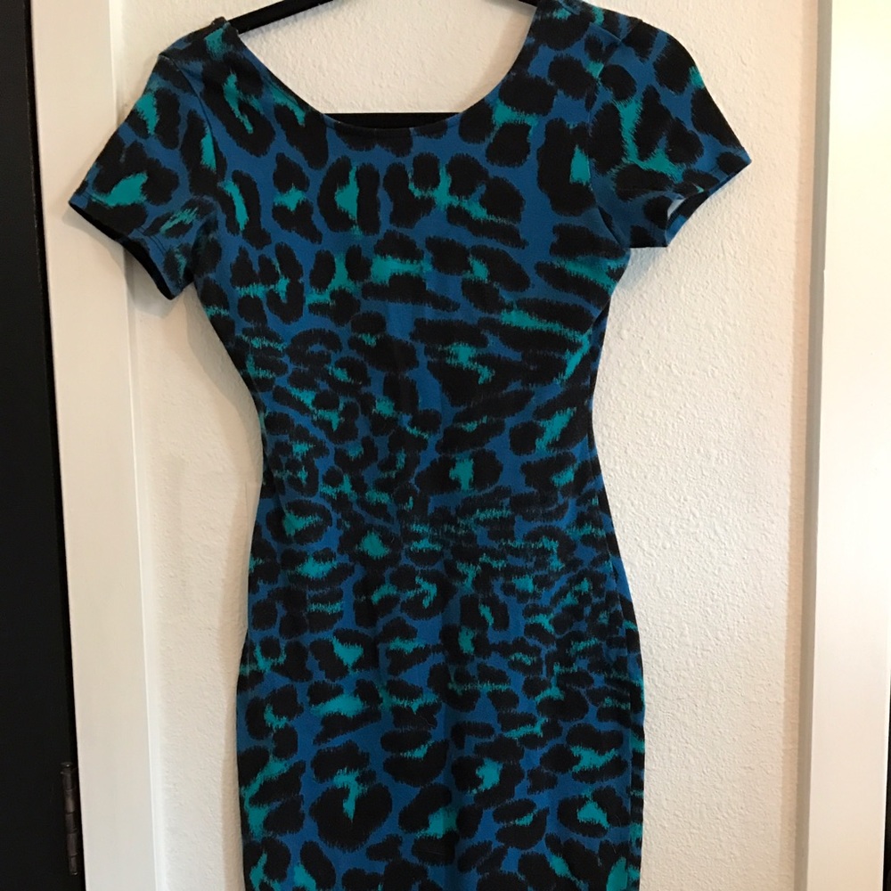 Body con cheetah print dress (fits like medium)