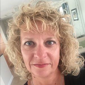 Meet your Posher, Robyn