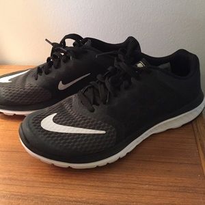 Nike Lite Run 3 Sneakers