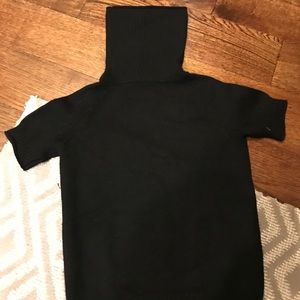 Theory short sleeve turtleneck sweater