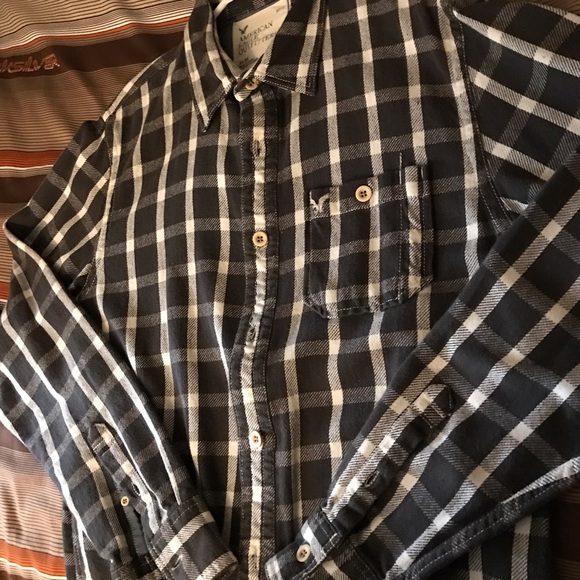 American Eagle Outfitters Plaid Shirt - Picture 4 of 4