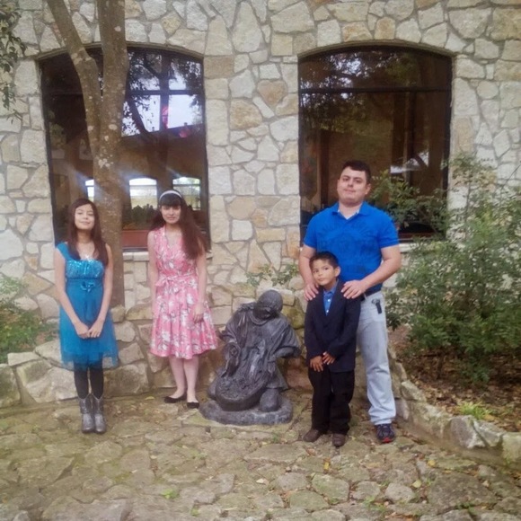 Previously LOved Boutique - Picture 3 of 5