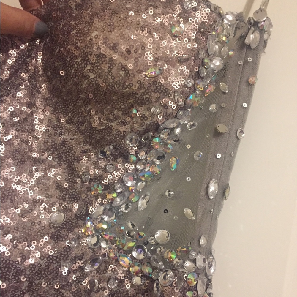PROM DRESS - Picture 2 of 4