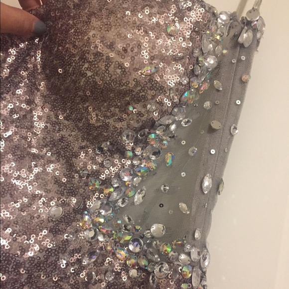 PROM DRESS - Picture 2 of 4