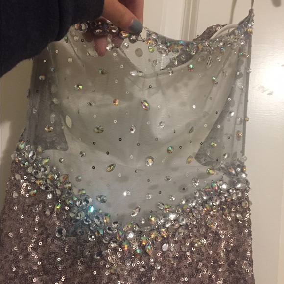 PROM DRESS - Picture 3 of 4