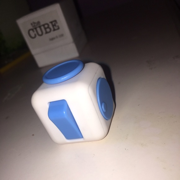 🔵⚪️Fidget Cube⚪️🔵 - Picture 3 of 3