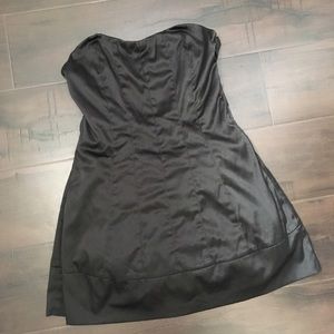 Nikibiki | Sweetheart Strapless Dress