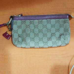 Gucci **Authentic **  wristlet