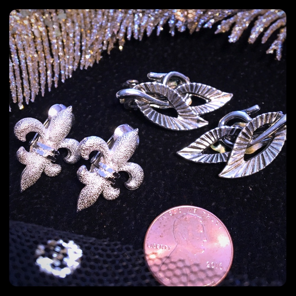 Vintage 1960s earrings 2 Pair Bundle