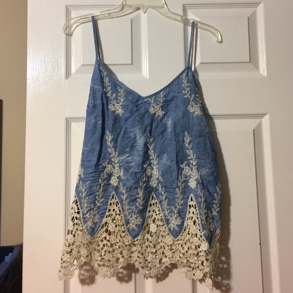 Two Chicks on a Clothes Line E2 Tank