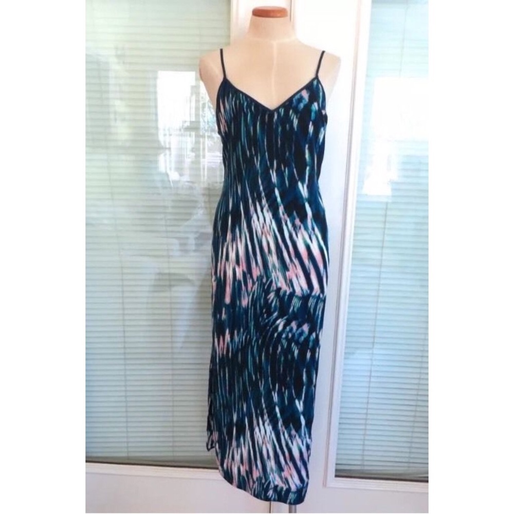 HP🎉Anthropology V Neck Slit Pink Blue Watercolor