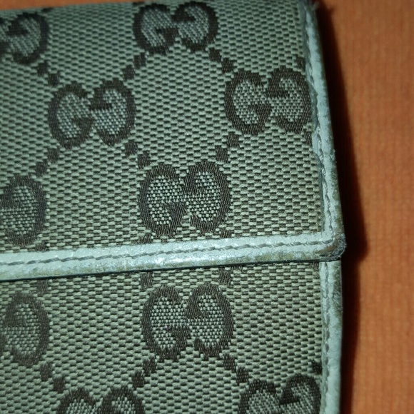 Authentic Gucci Vintage Wallet Sherry Bifold Long Purse GG  Gucci **Authentic wallet