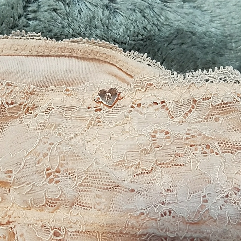 Strapless Bra - Picture 3 of 4