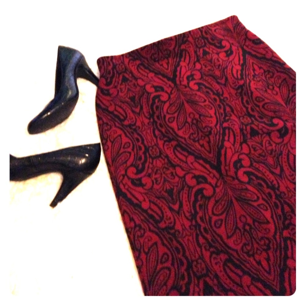 Rad red and black pencil skirt