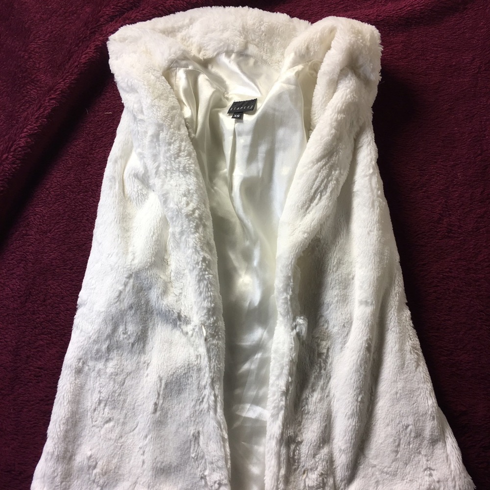 XS white plush vest