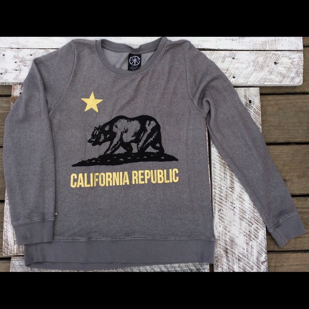 Recycled Karma gray long sleep top.