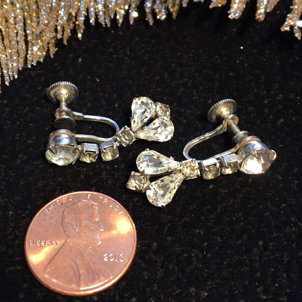 Vintage 1940s earrings.