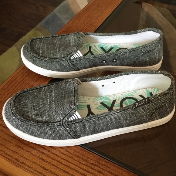 New Roxy Shoes - Picture 2 of 4