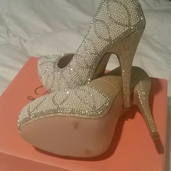 Pump - Picture 2 of 4