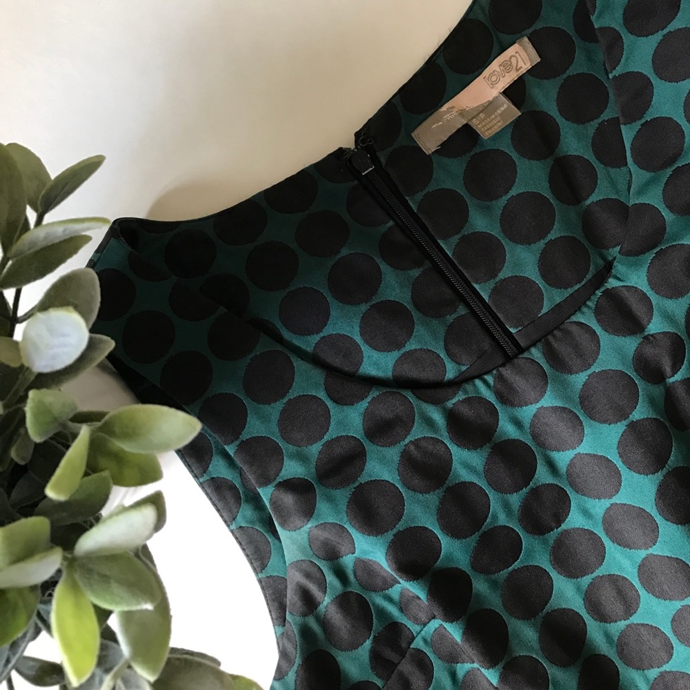 Polka Dot Black & Green Dress - Picture 4 of 7