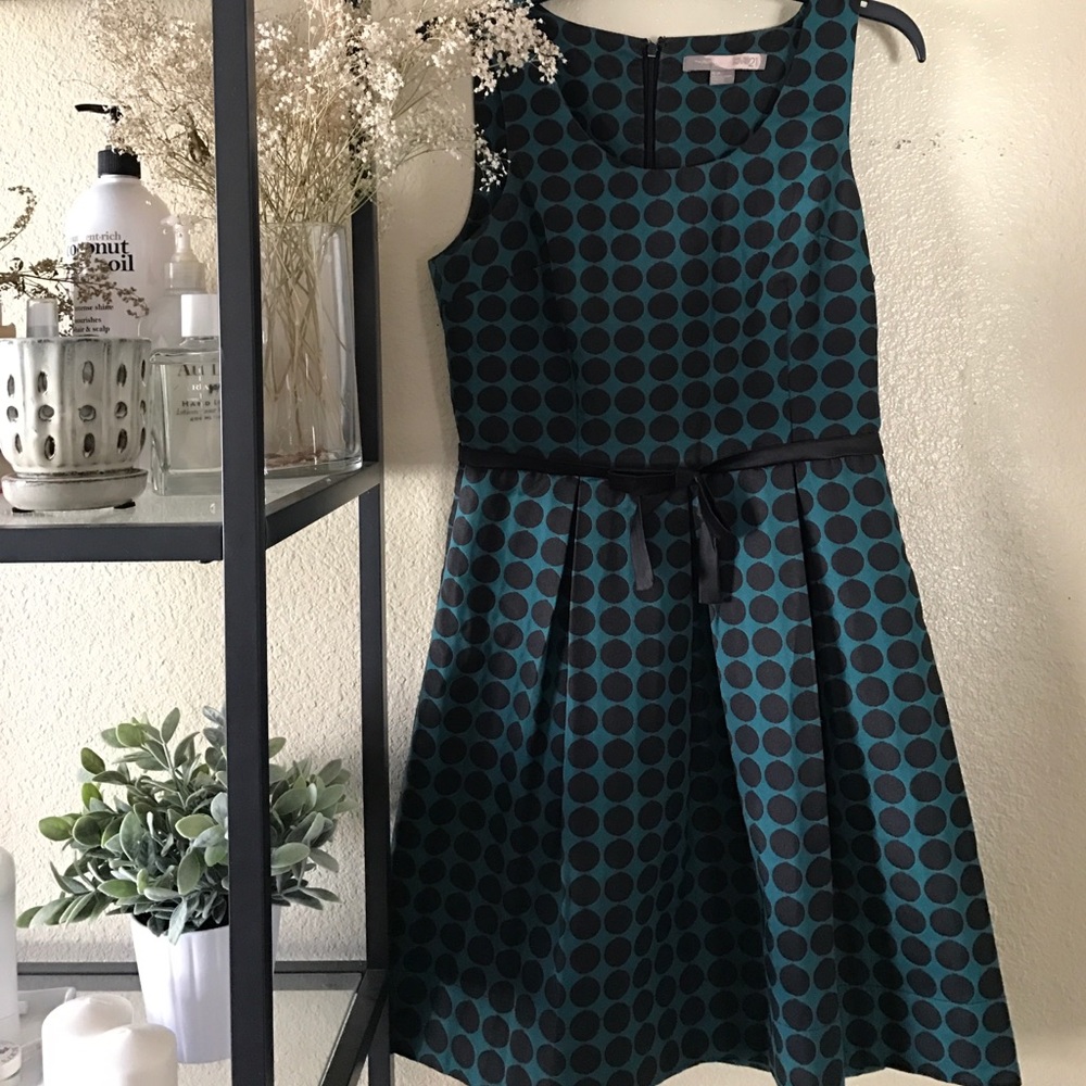 Polka Dot Black & Green Dress - Picture 5 of 7
