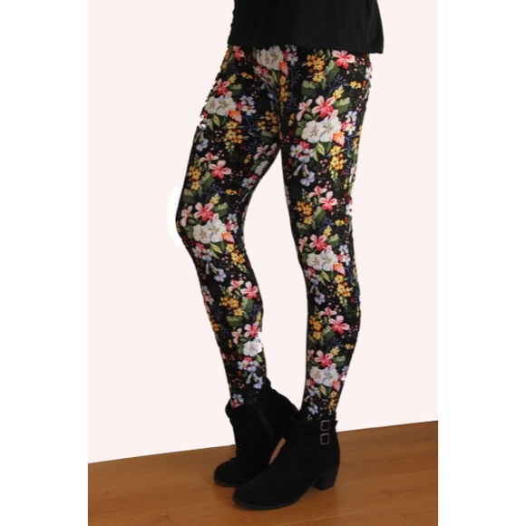 MAKE AN OFFER! Floral Print Leggings - Picture 2 of 4
