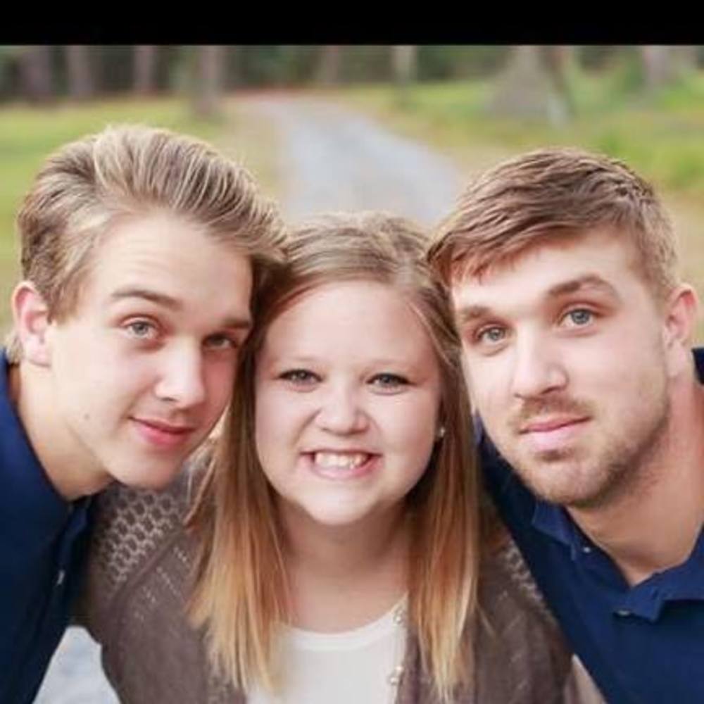 Meet your Posher, Holly