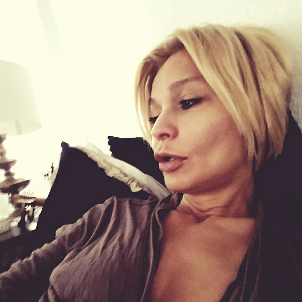 Meet your Posher, Sera