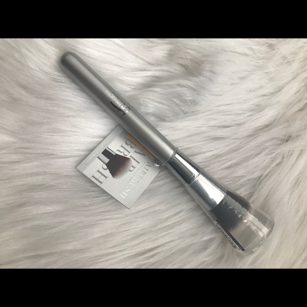 ❌SOLD❌IT cosmetics airbrush foundation brush
