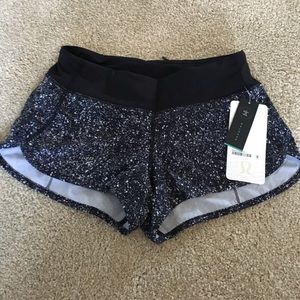 Lululemon Speed Shorts Sz 4 - NWT Mini Splatter