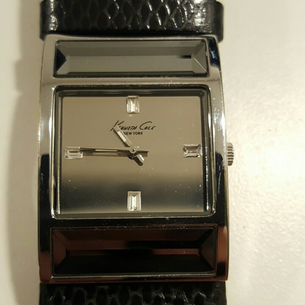 Kennet Cole  watch
