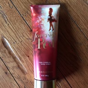Bath and Body Works forever Red